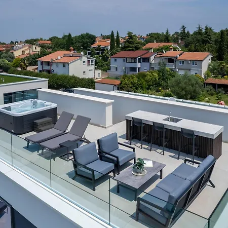 펜션 Lovely In Nova Vas With Sauna 포레치