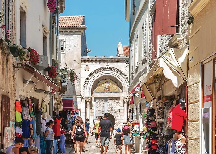 Lovely In Nova Vas With Sauna 포레치