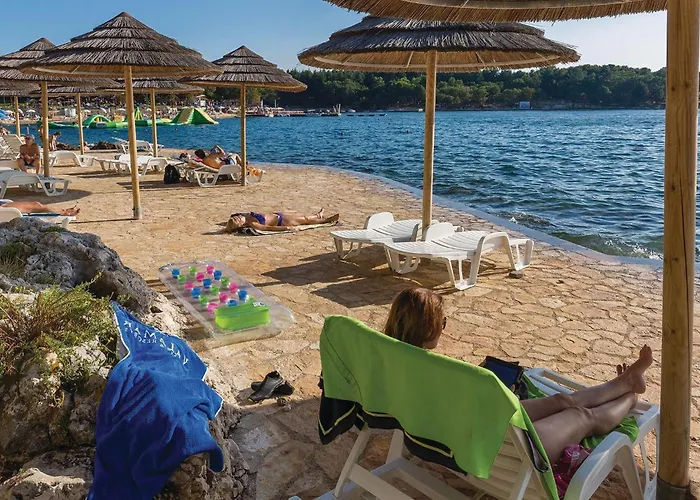 펜션 Lovely In Nova Vas With Sauna 포레치